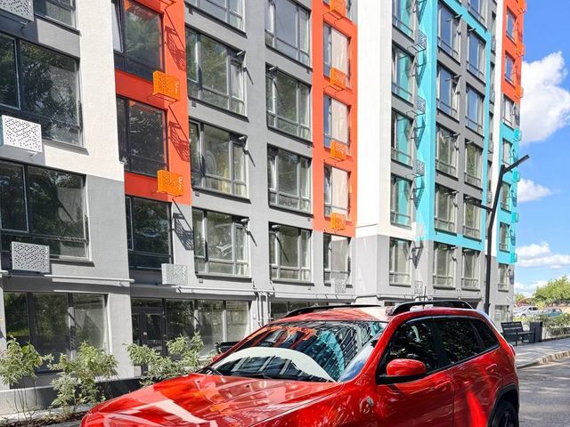 Jeep Cherokee - фото 2