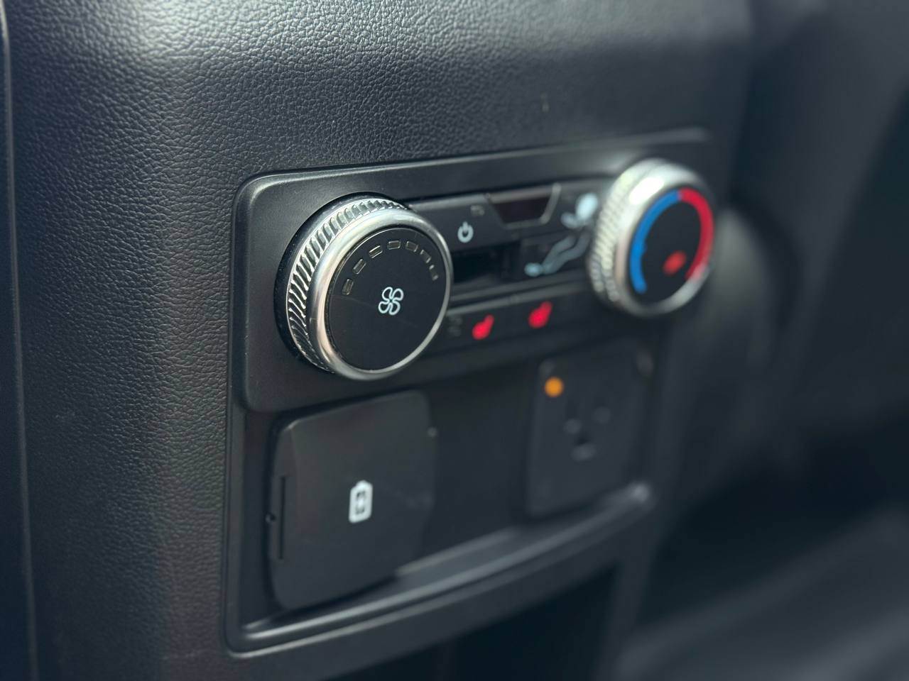 Ford Explorer - фото 48