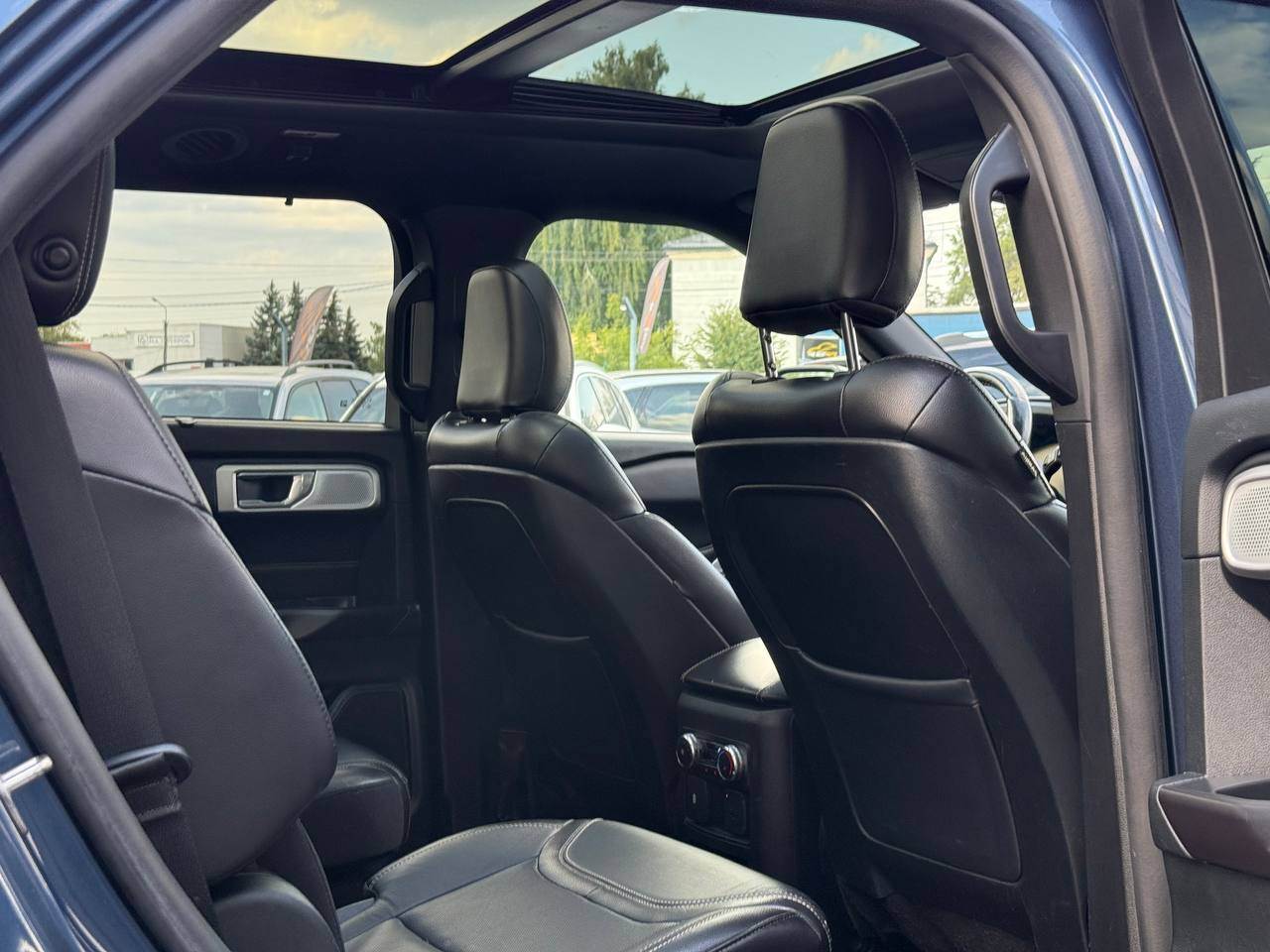 Ford Explorer - фото 60