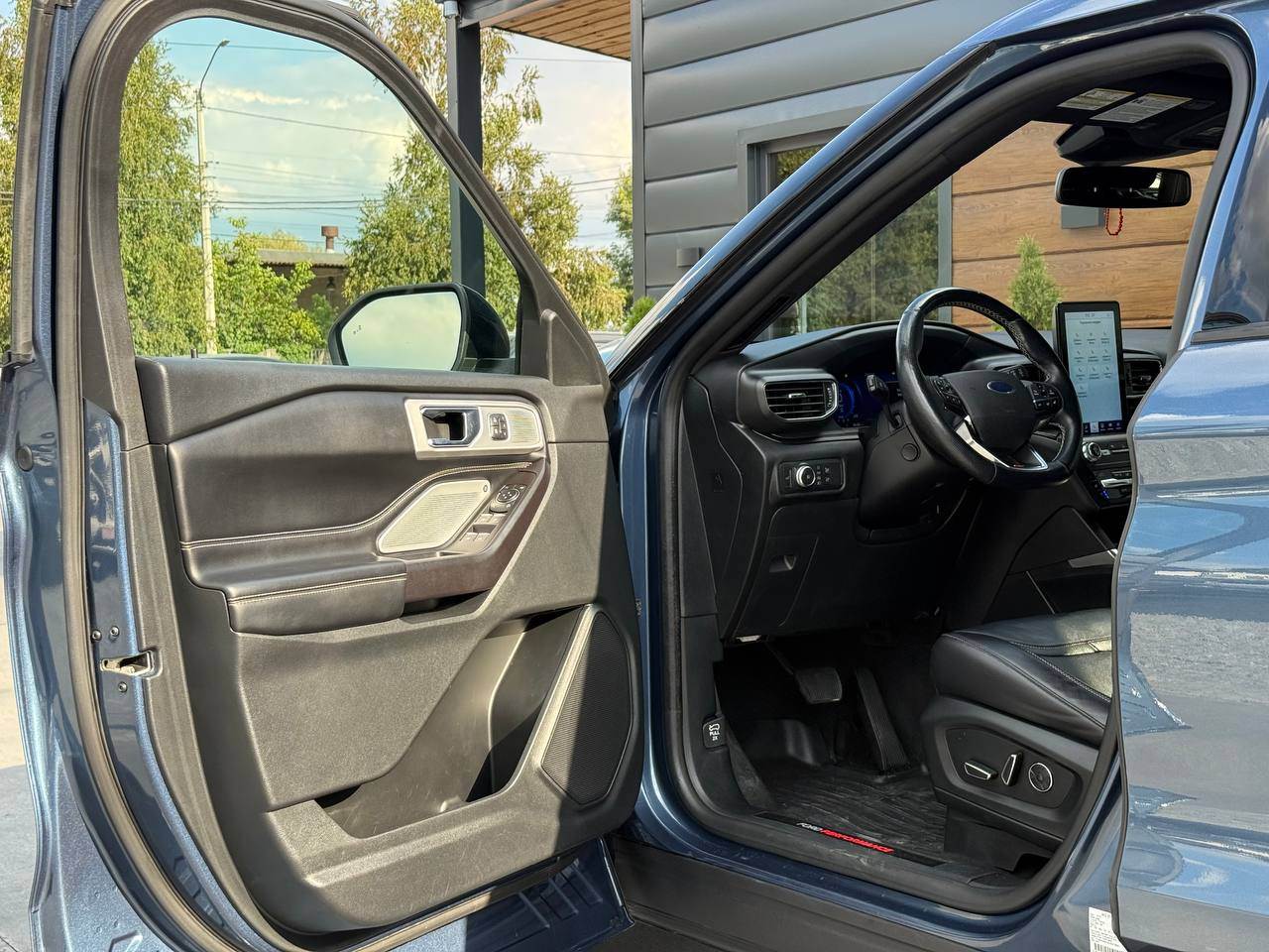 Ford Explorer - фото 20