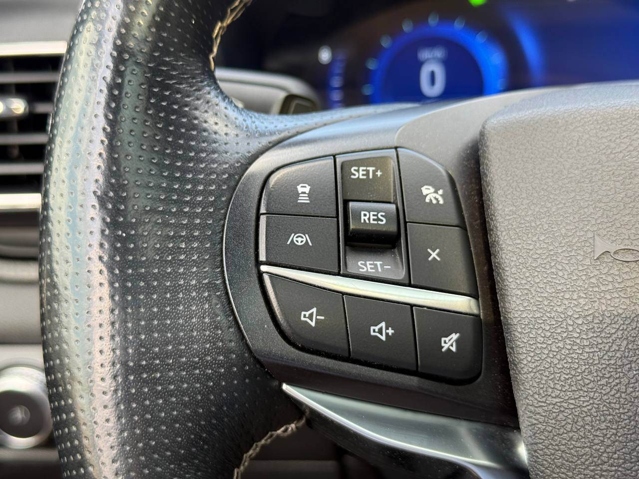 Ford Explorer - фото 29