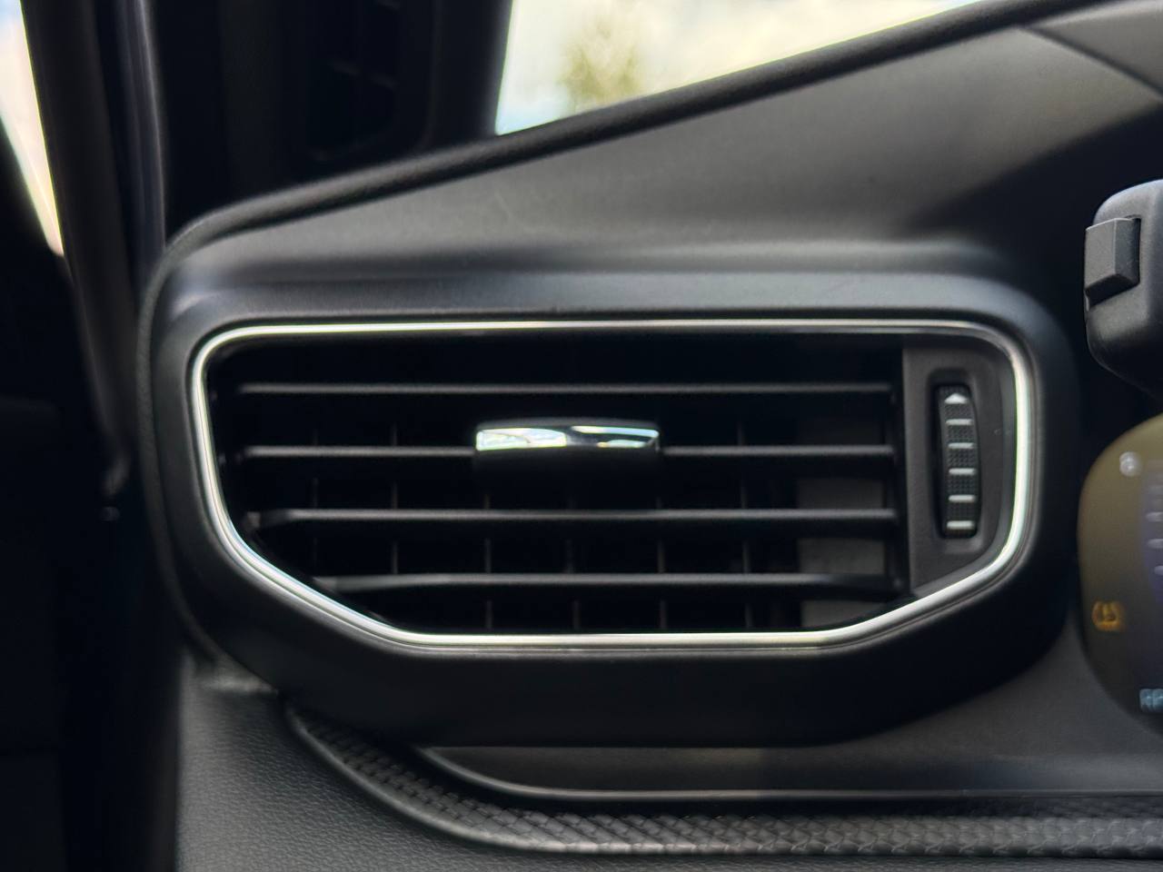 Ford Explorer - фото 28