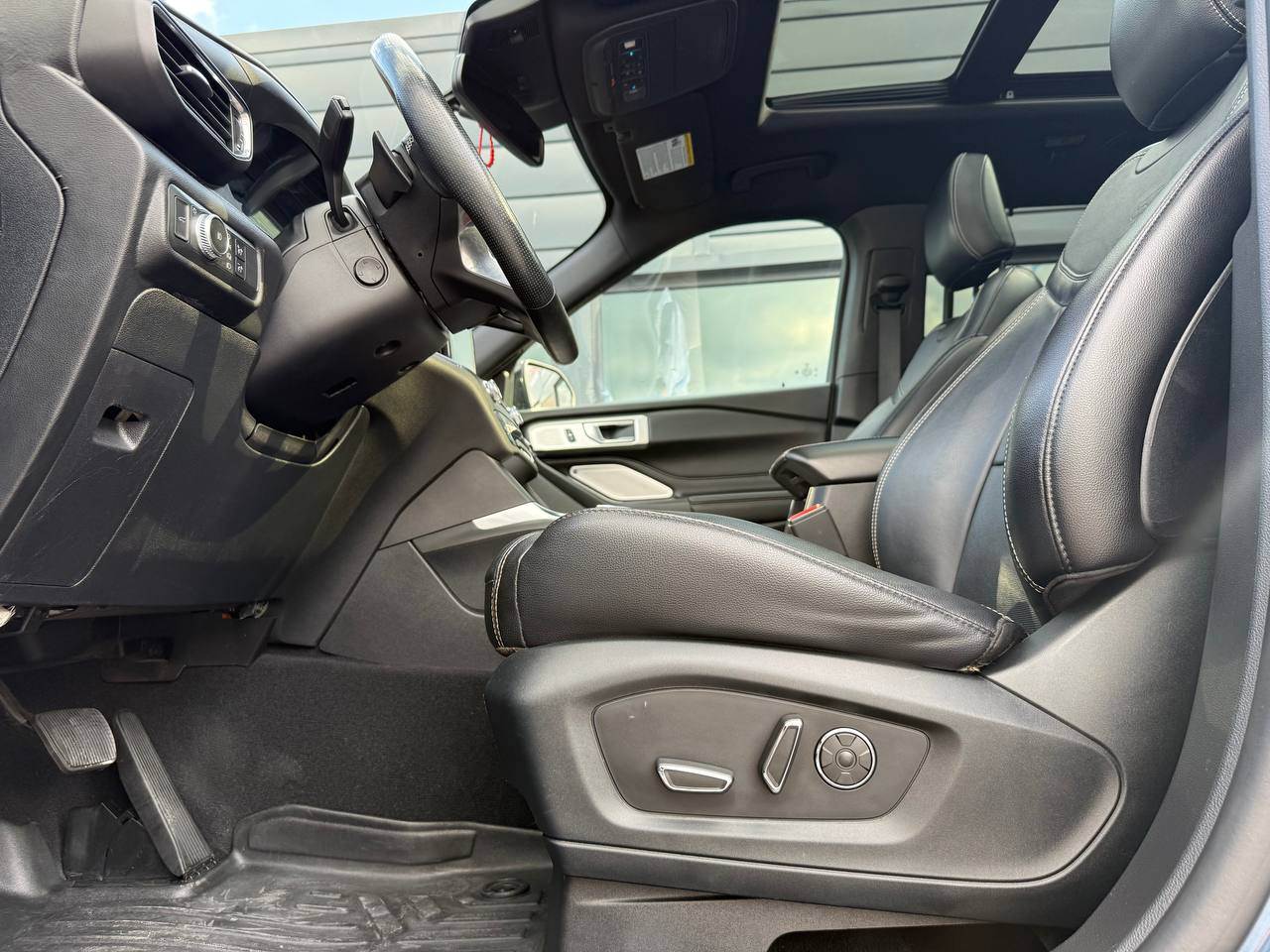 Ford Explorer - фото 25