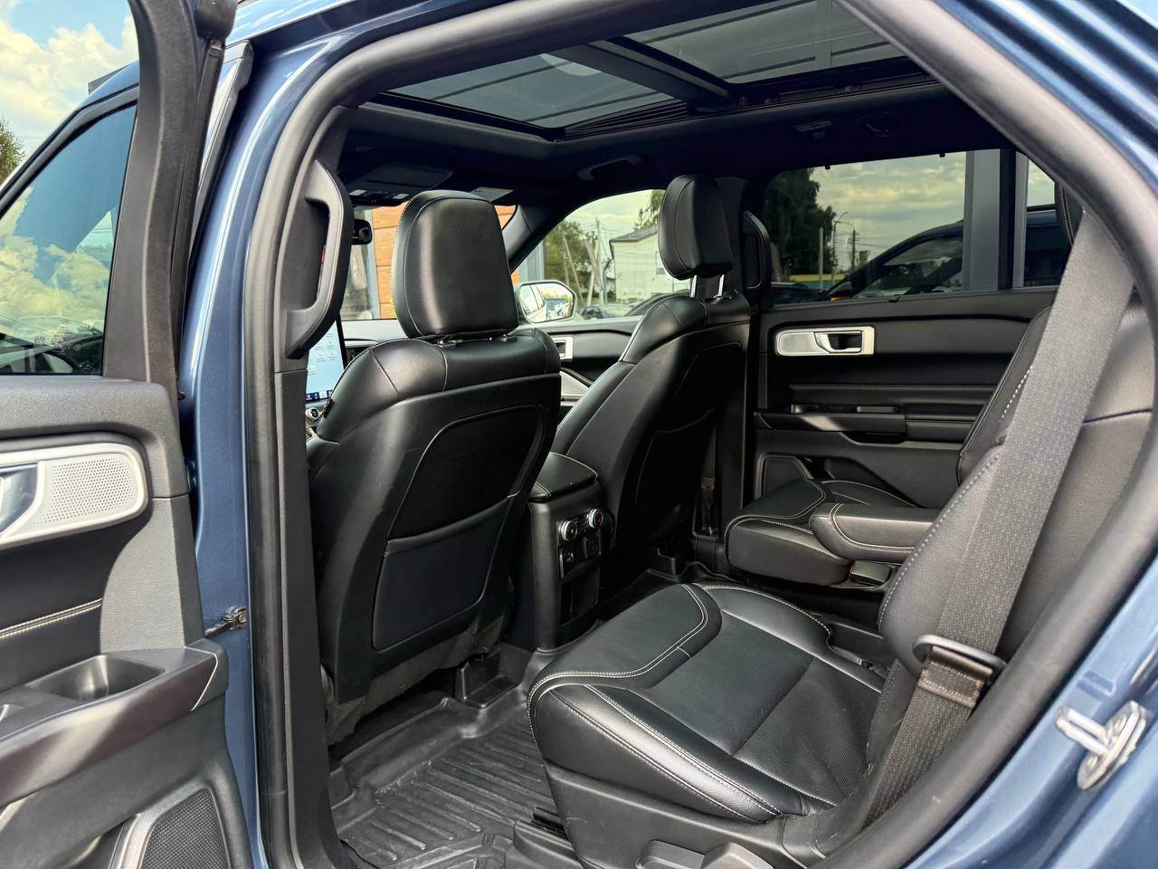 Ford Explorer - фото 46