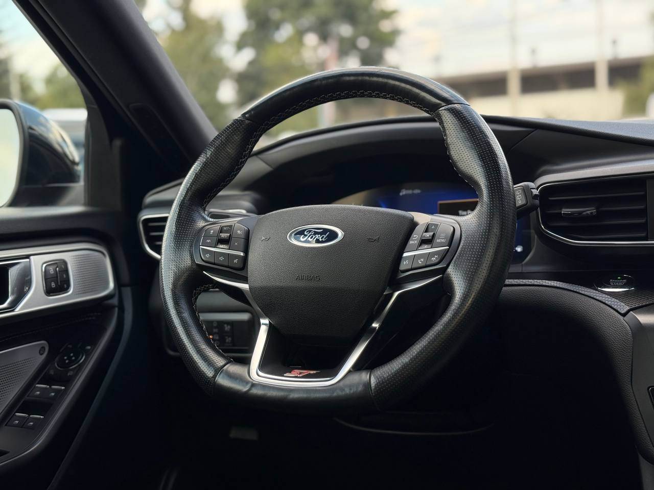 Ford Explorer - фото 49