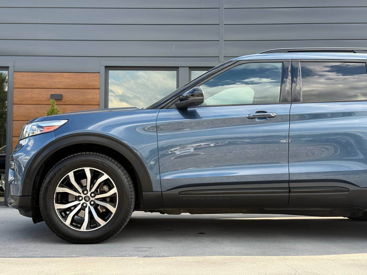 Ford Explorer - фото 9