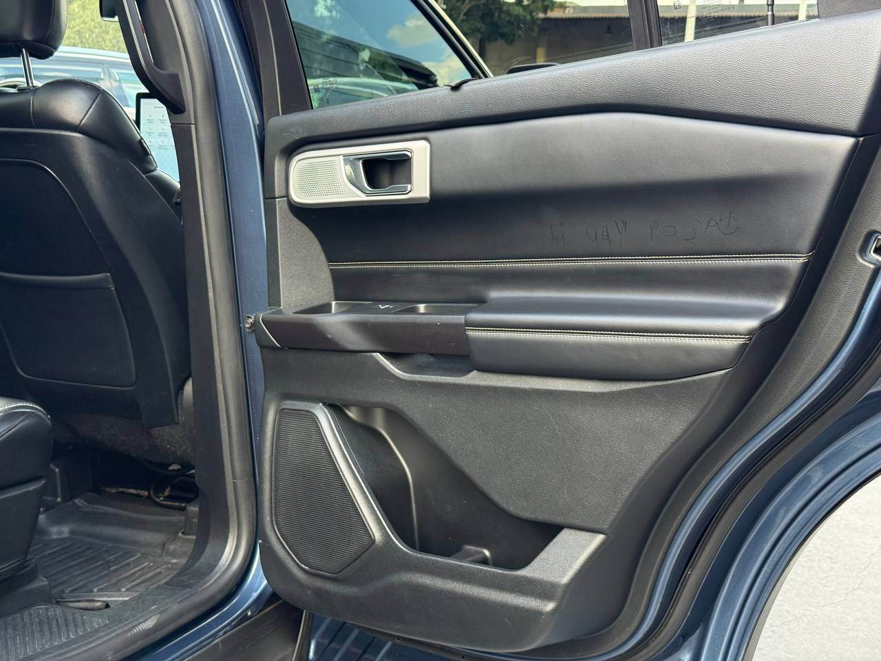 Ford Explorer - фото 58