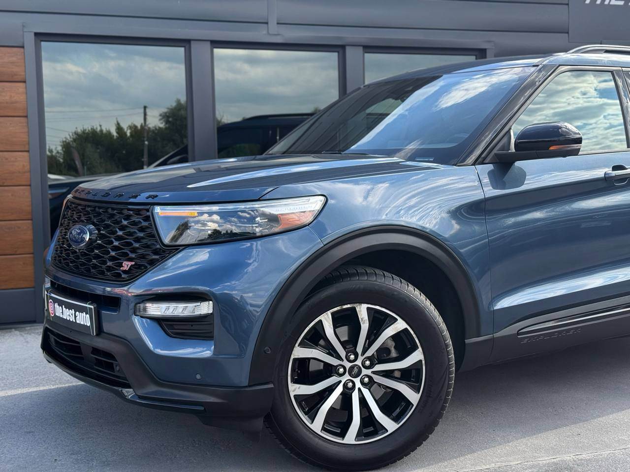 Ford Explorer - фото 2