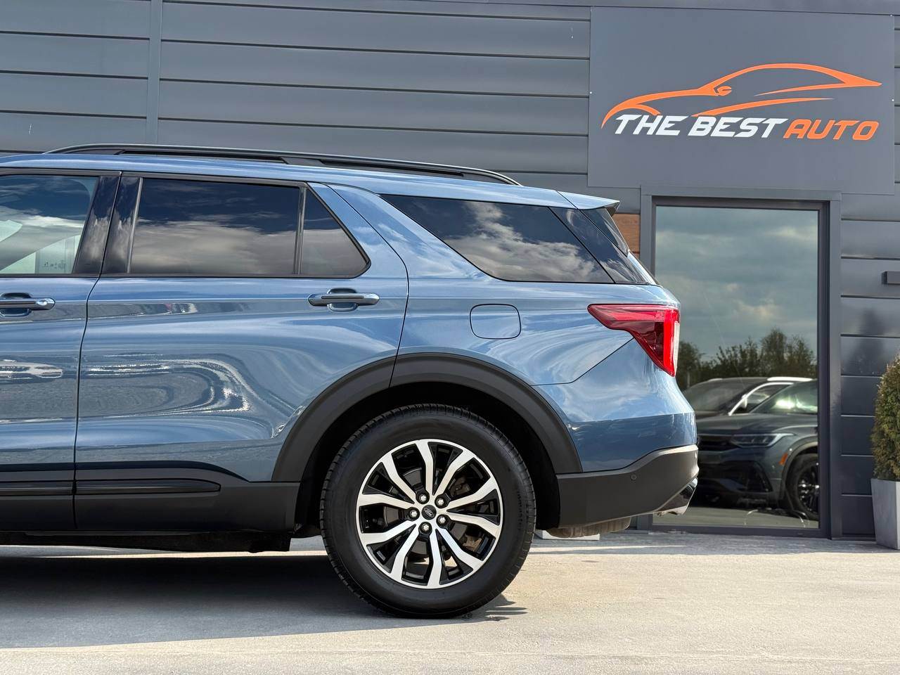 Ford Explorer - фото 10