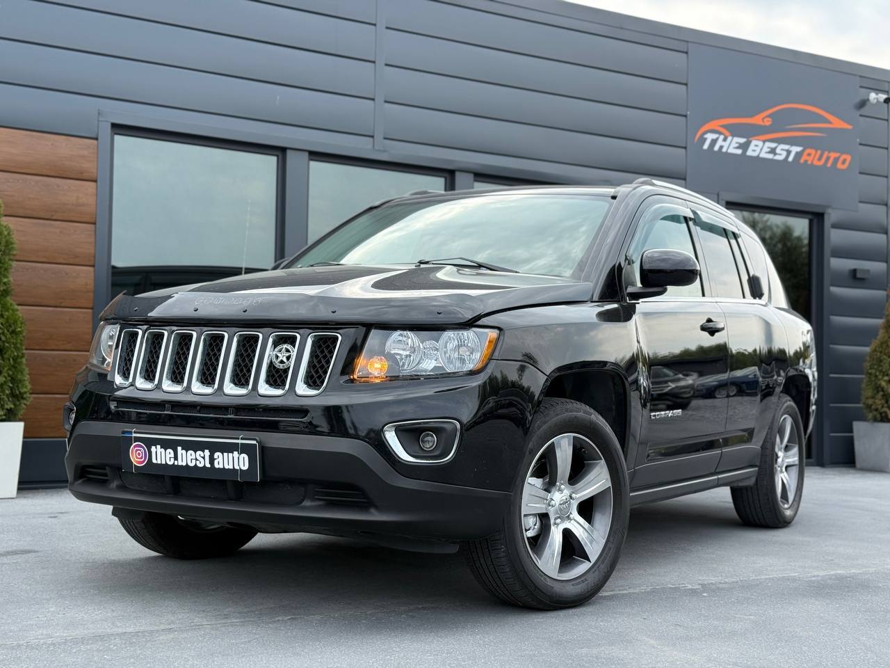 Jeep Compass - фото 1
