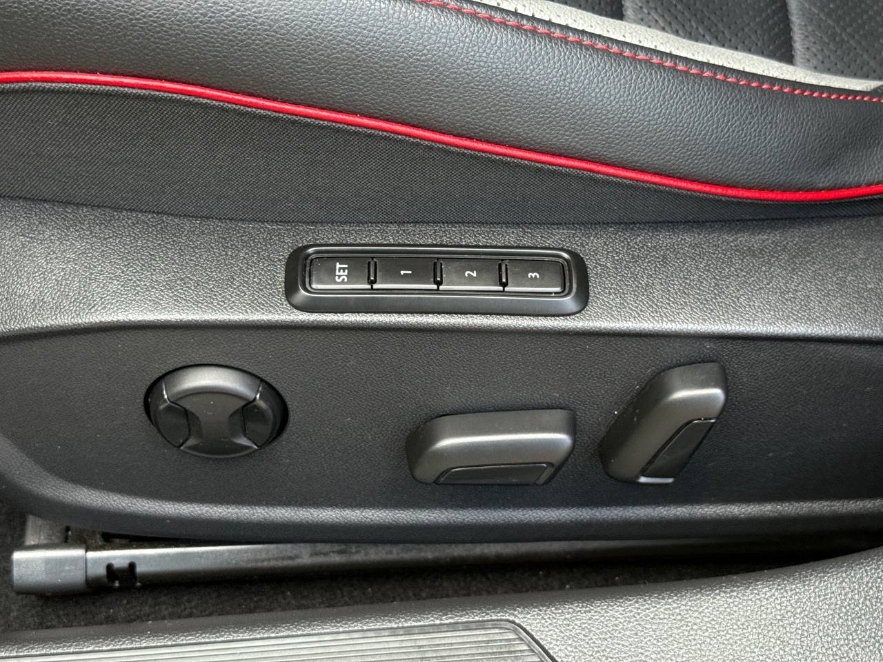 Volkswagen Golf GTI - фото 39