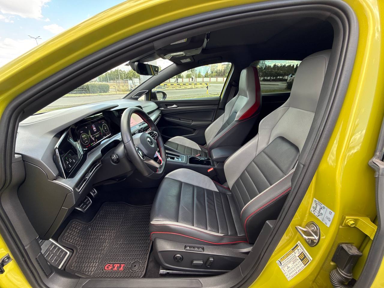 Volkswagen Golf GTI - фото 36