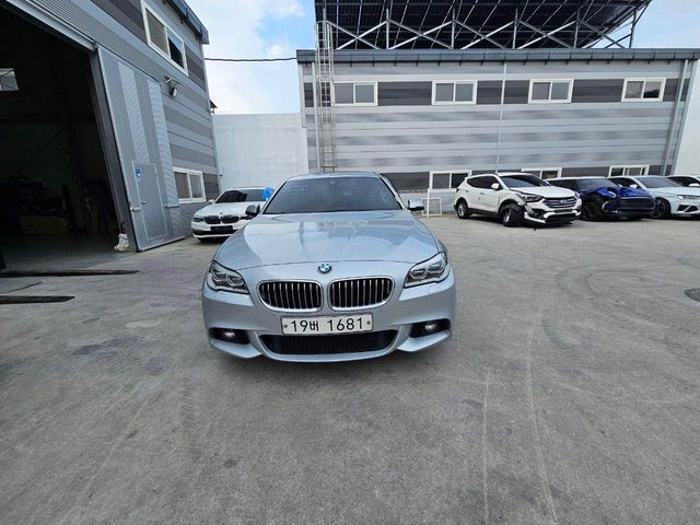 BMW 5 серії - фото 1