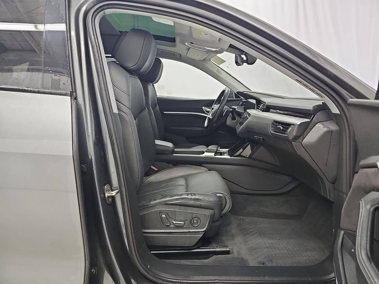 Audi e-tron Sportback - фото 6