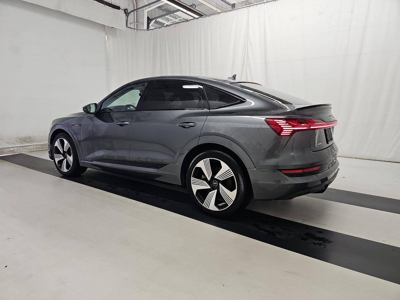 Audi e-tron Sportback - фото 4