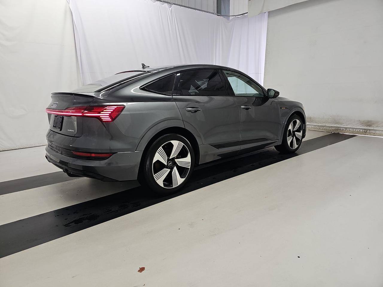 Audi e-tron Sportback - фото 3