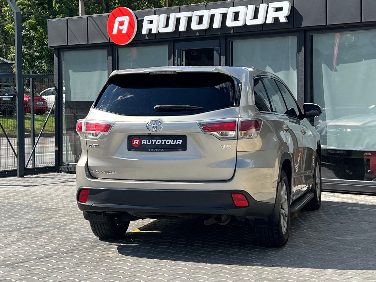 Toyota Highlander - фото 10