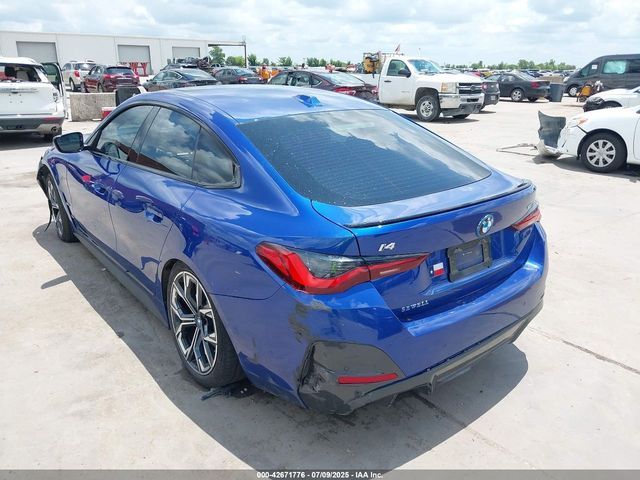 BMW i4 - фото 4