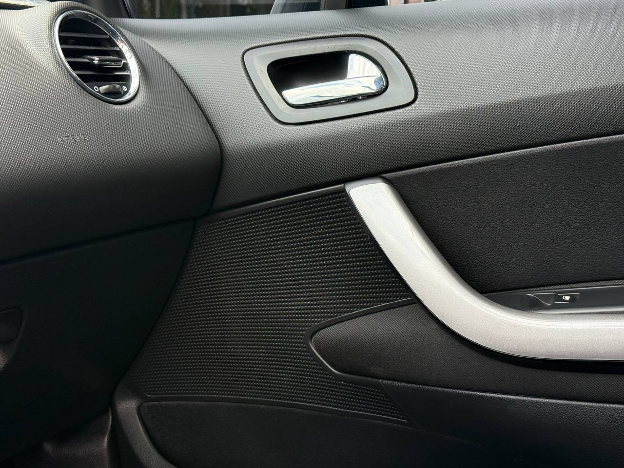 Peugeot 308 - фото 25