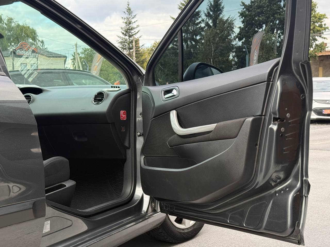 Peugeot 308 - фото 37