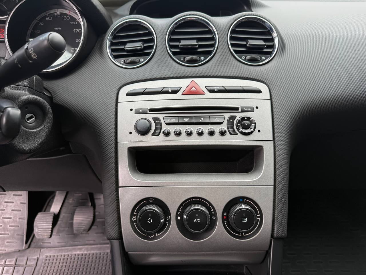 Peugeot 308 - фото 15