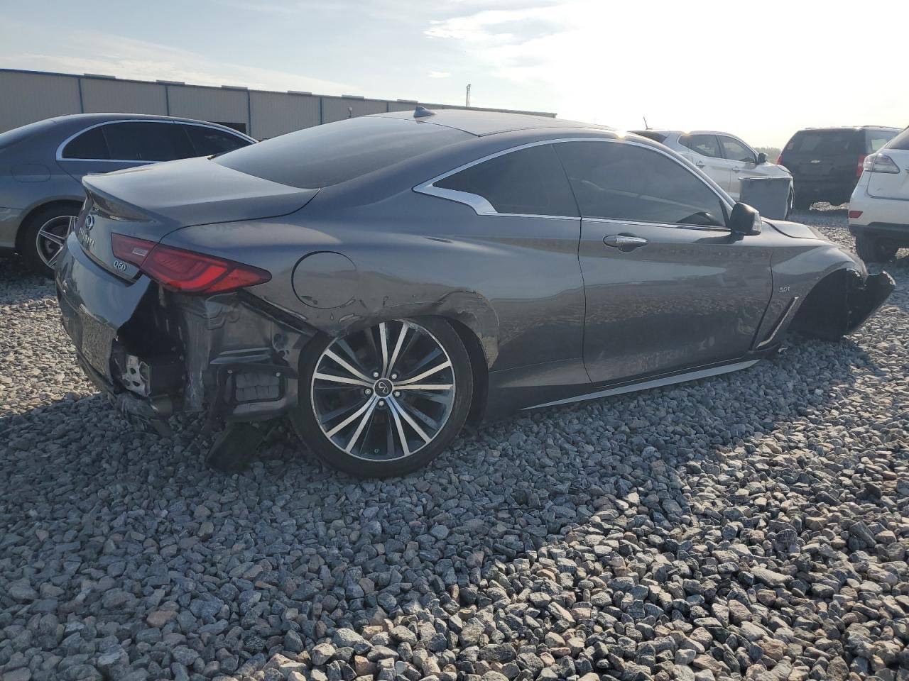 Infiniti Q60 - фото 6
