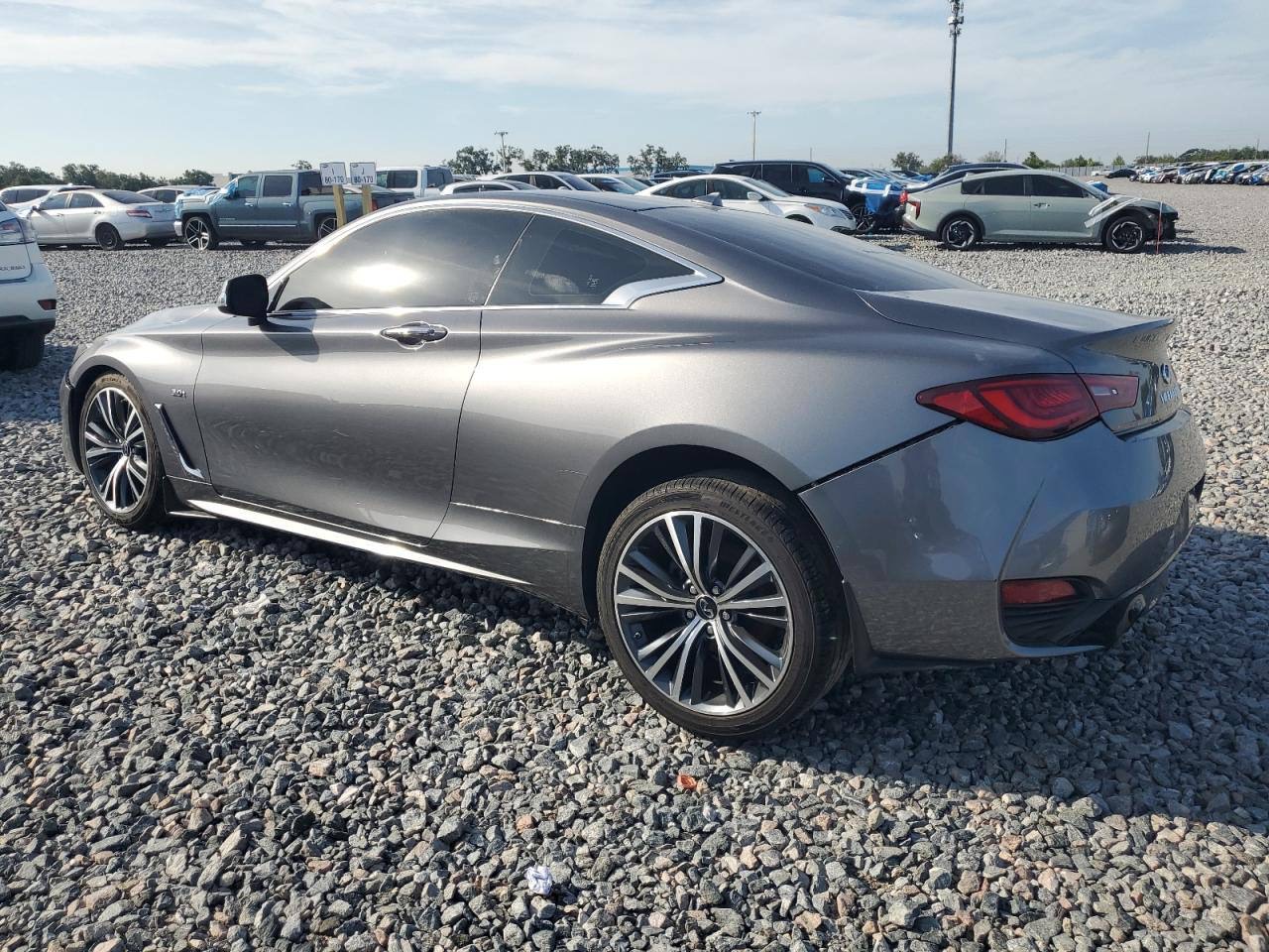Infiniti Q60 - фото 4