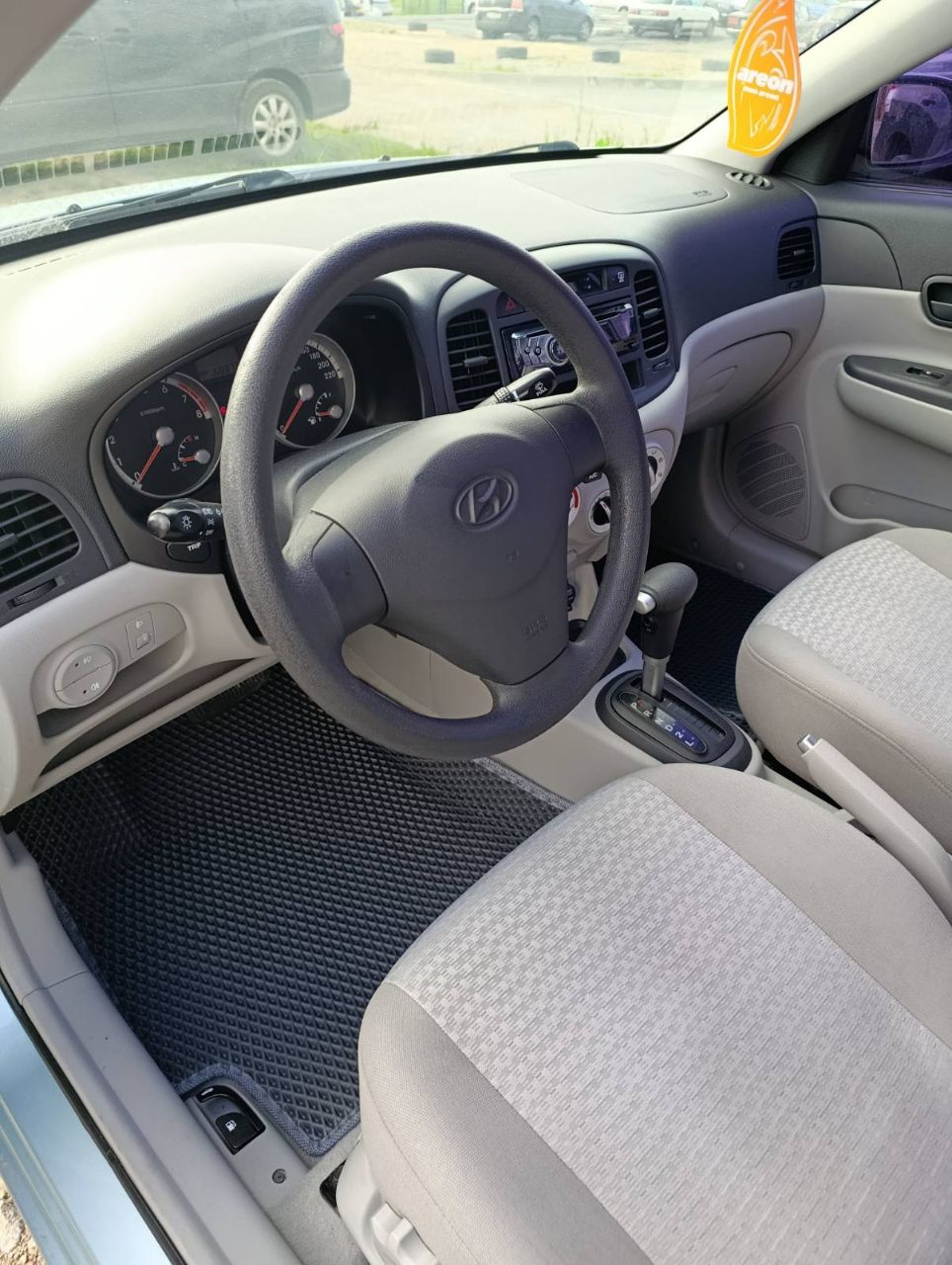 Hyundai Accent - фото 9