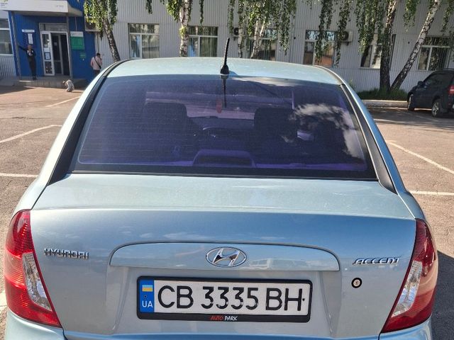 Hyundai Accent - фото 4