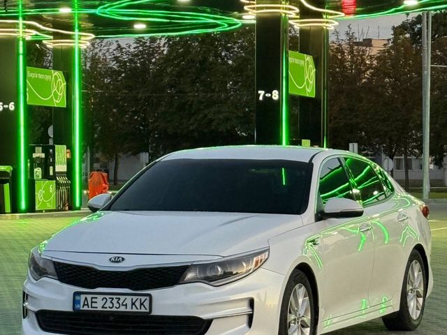 Kia Optima - фото 1