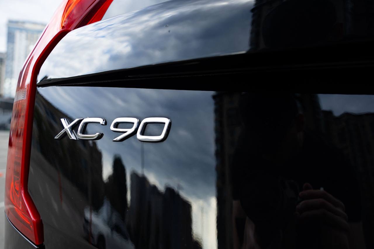 Volvo XC90 - фото 17