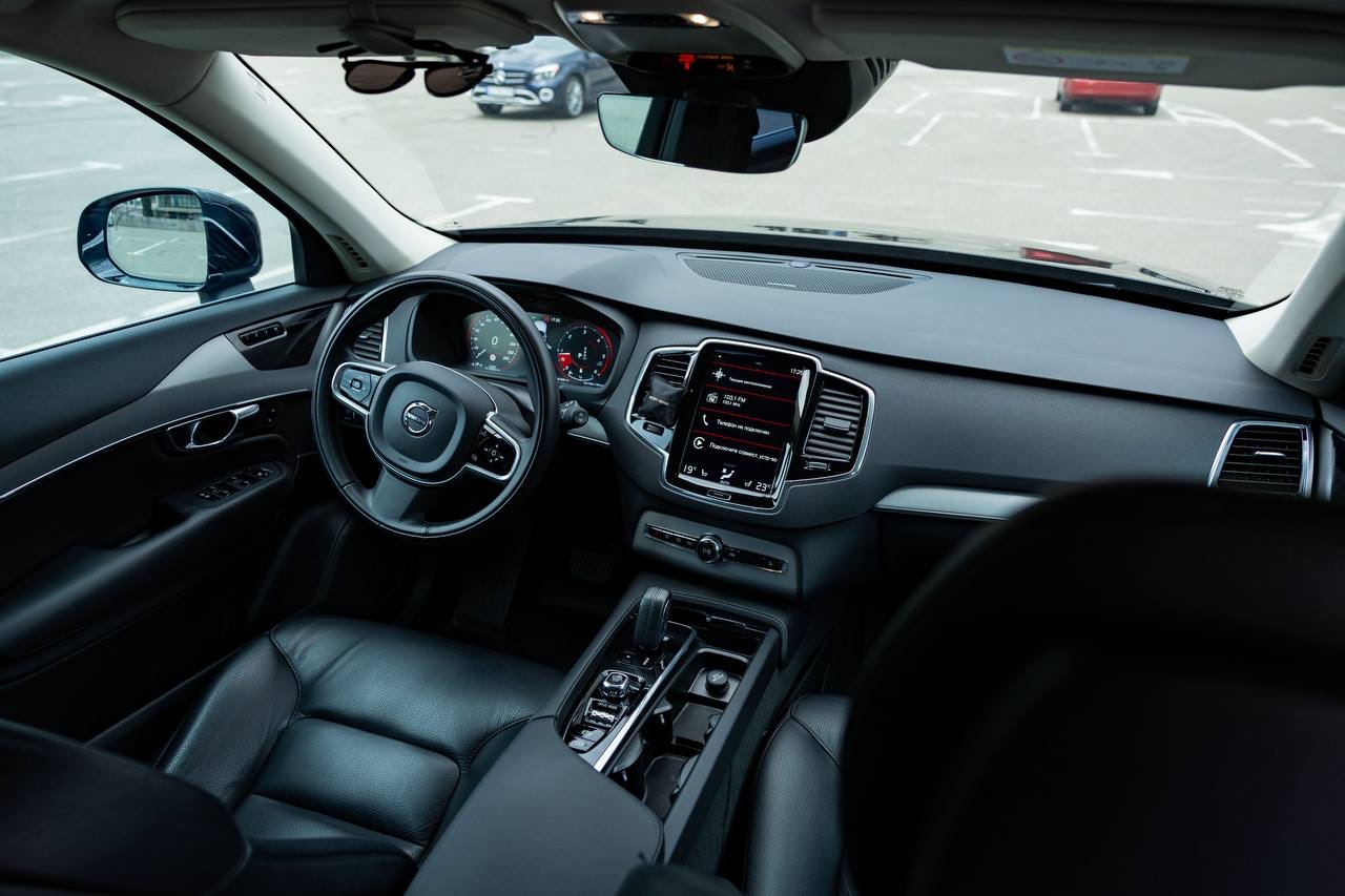 Volvo XC90 - фото 18
