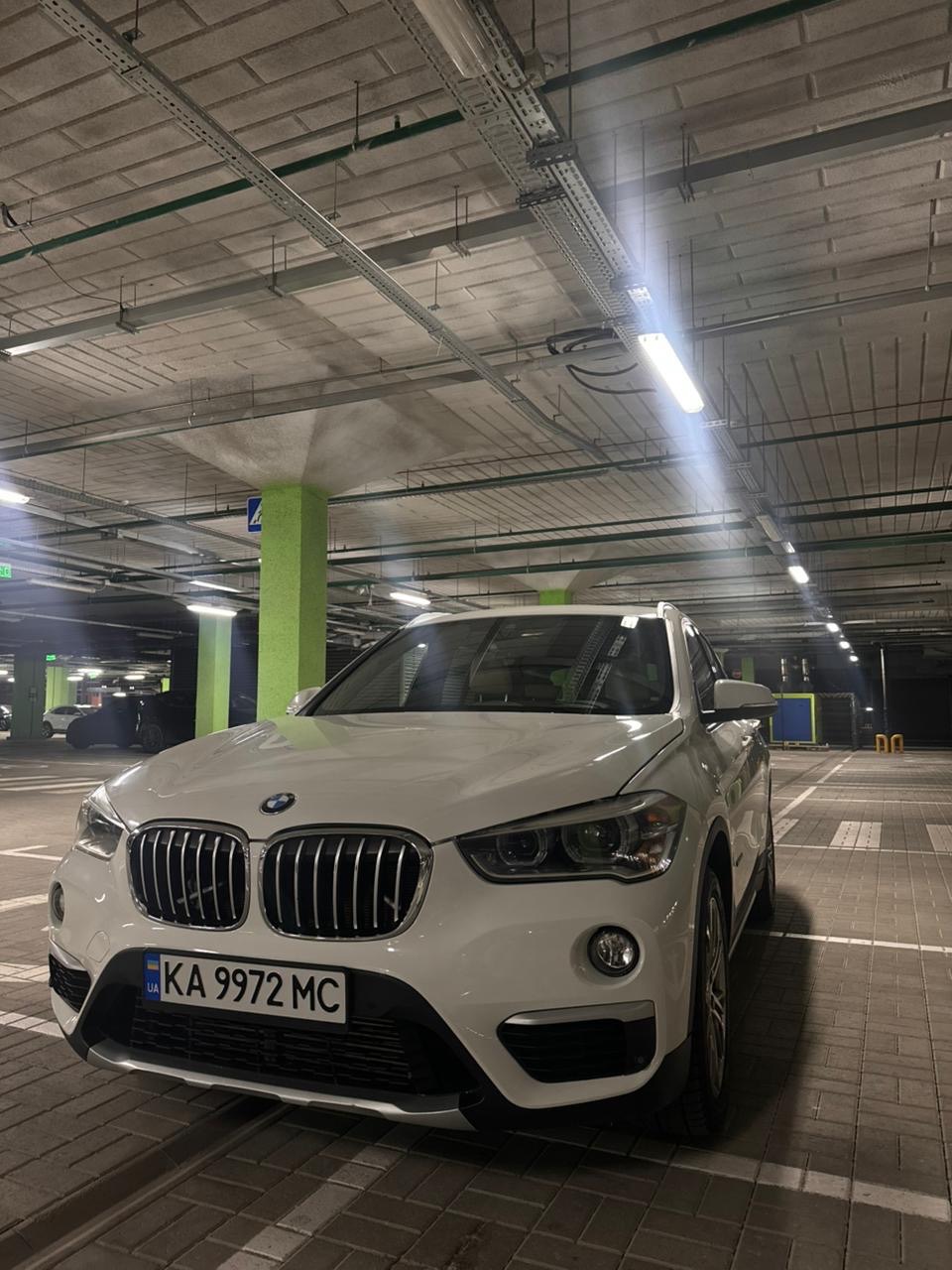BMW X1 - фото 1