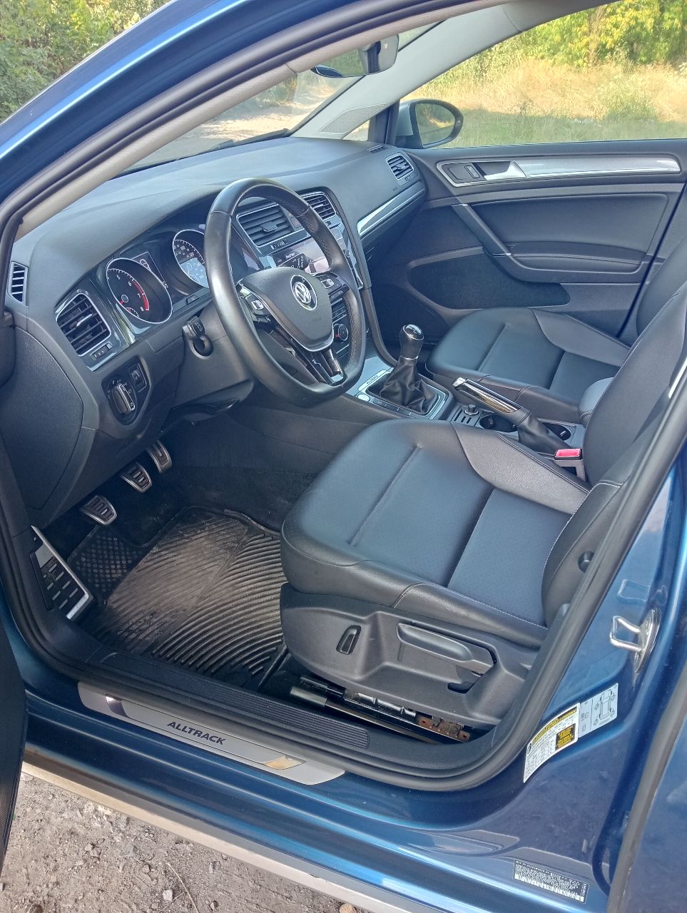 Volkswagen Golf - фото 7