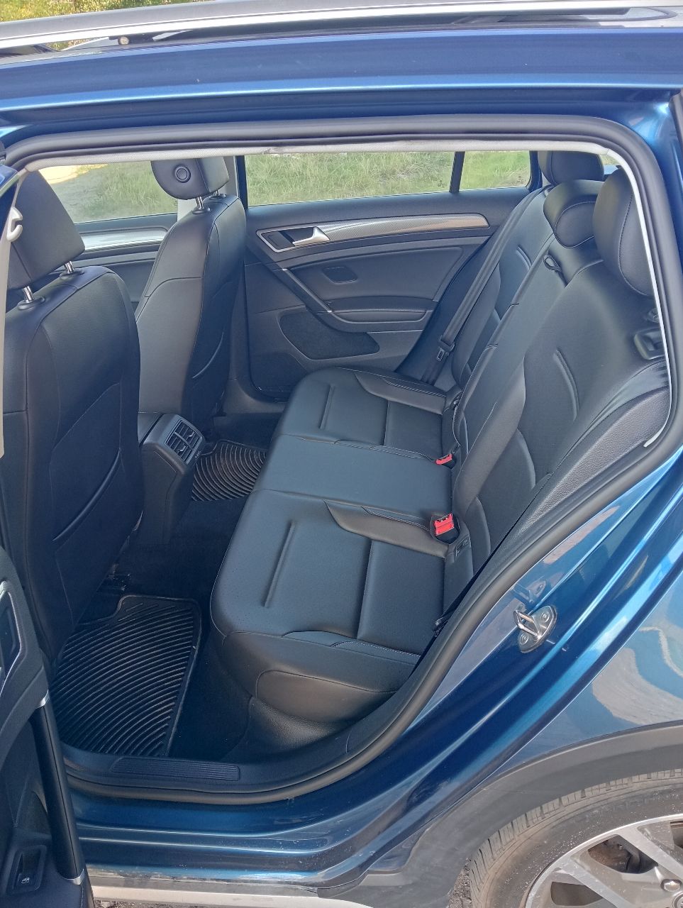 Volkswagen Golf - фото 8