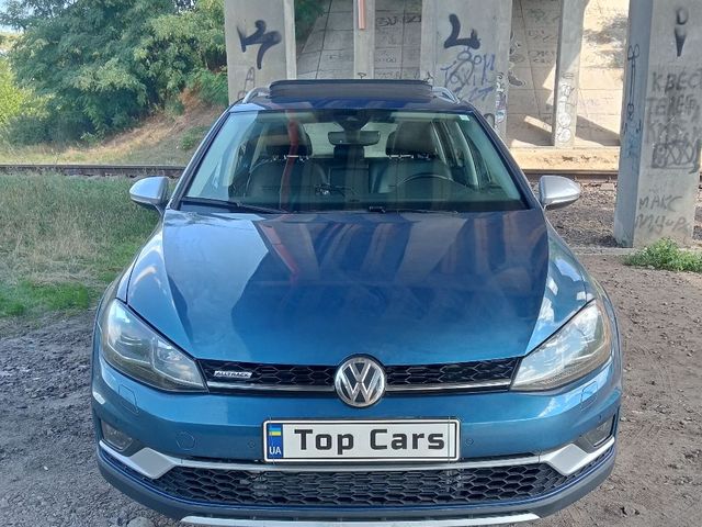 Volkswagen Golf - зображення 1