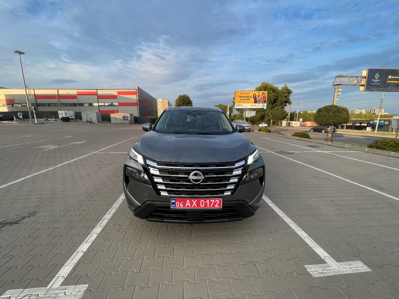 Nissan Rogue - фото 1