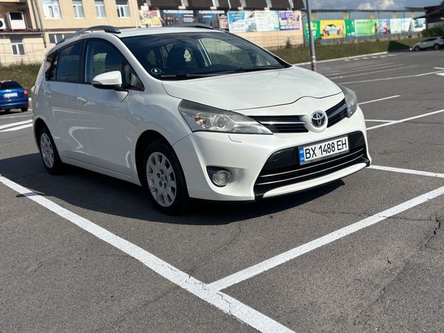 Toyota Verso - фото 3