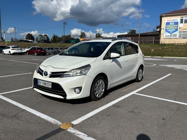 Toyota Verso - фото 2