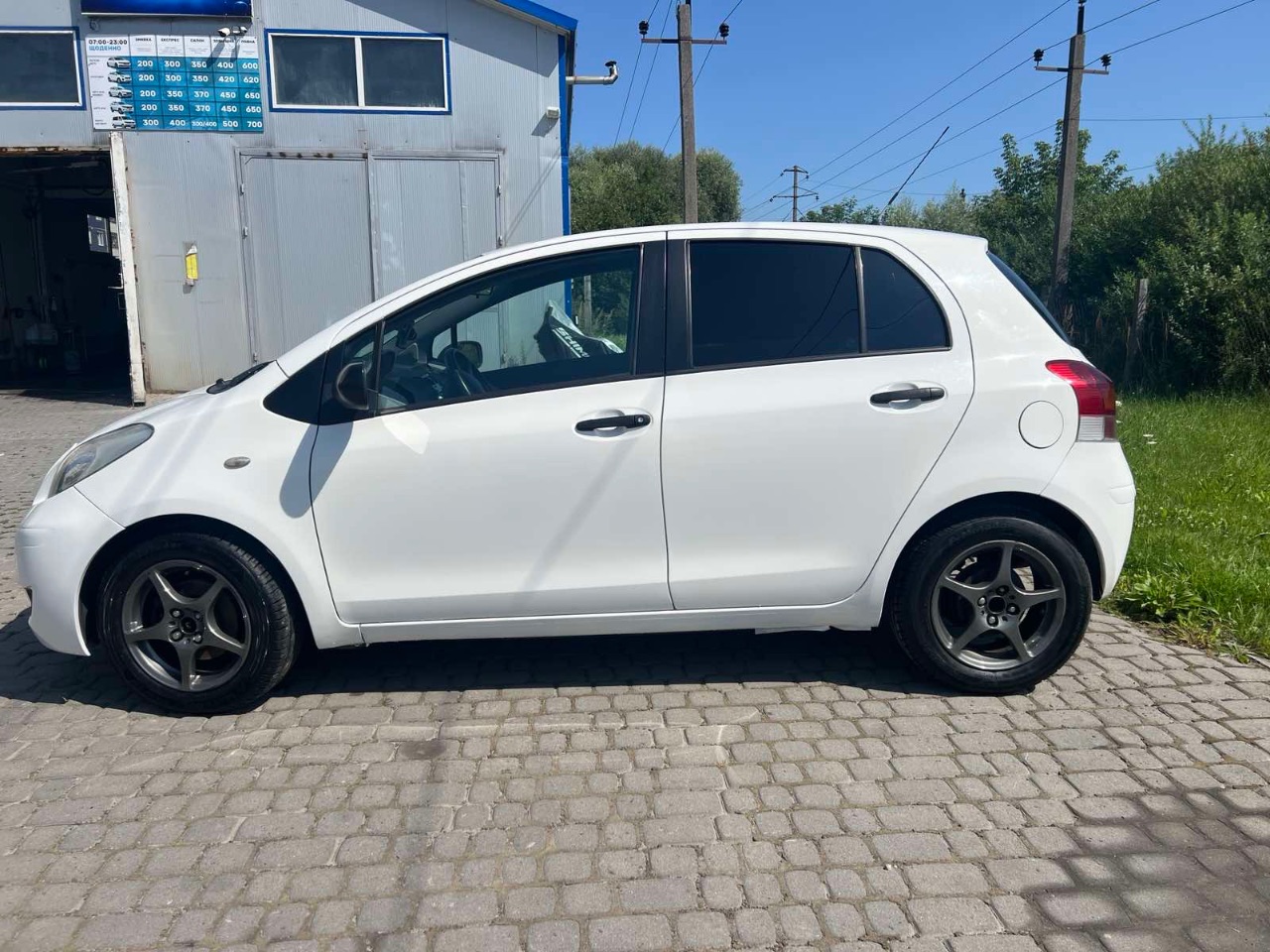 Toyota Yaris - фото 9