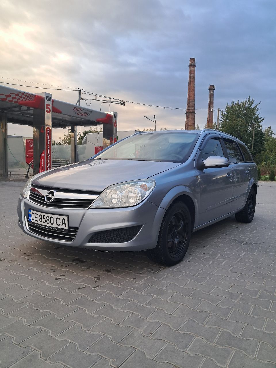 Opel Astra - фото 1