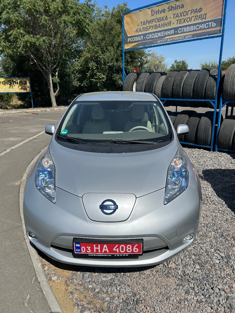 Nissan Leaf - фото 1
