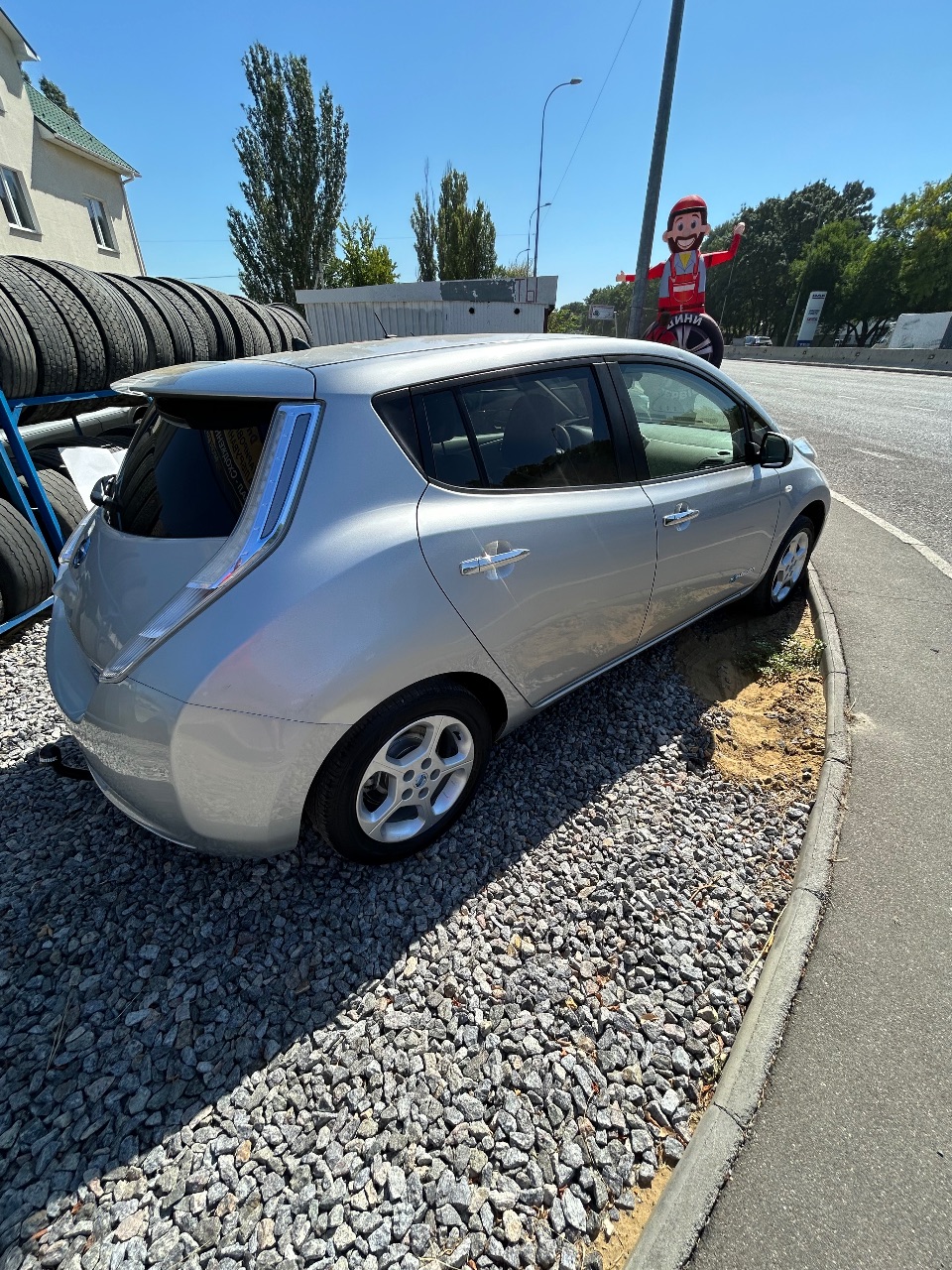 Nissan Leaf - фото 11
