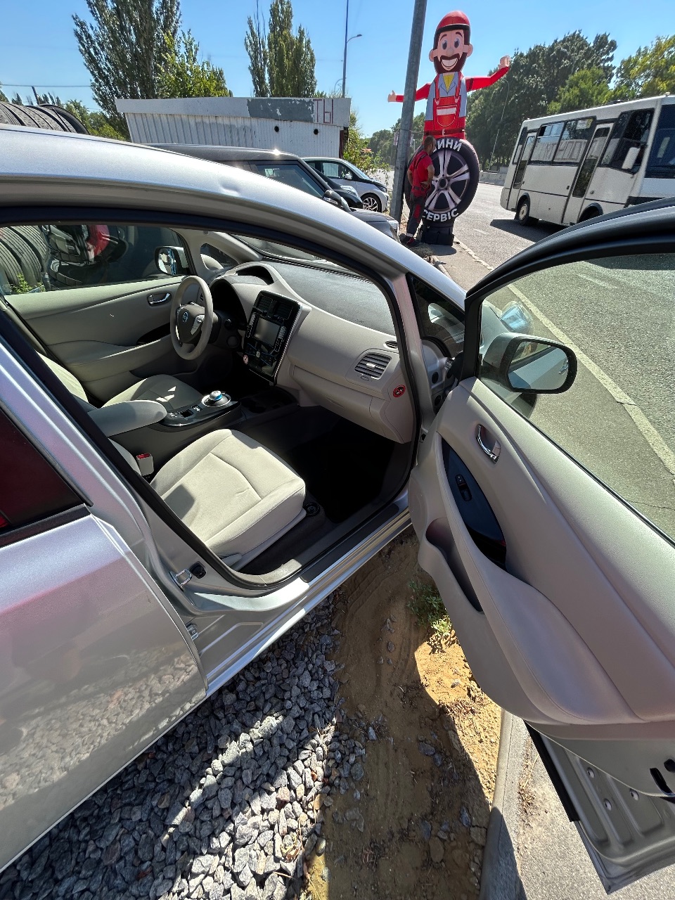 Nissan Leaf - фото 12