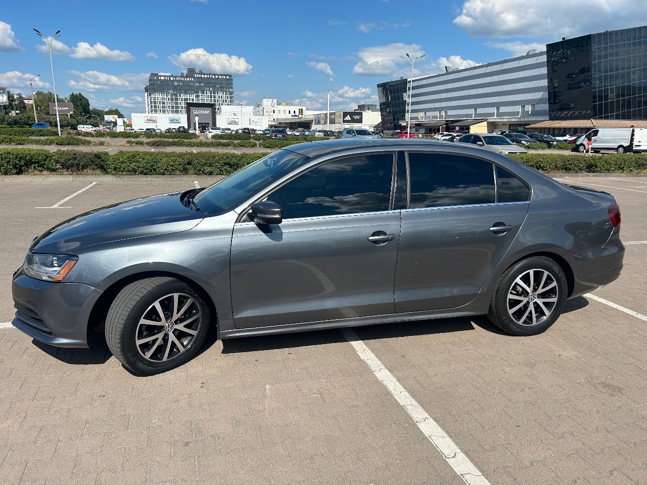 Volkswagen Jetta - фото 3