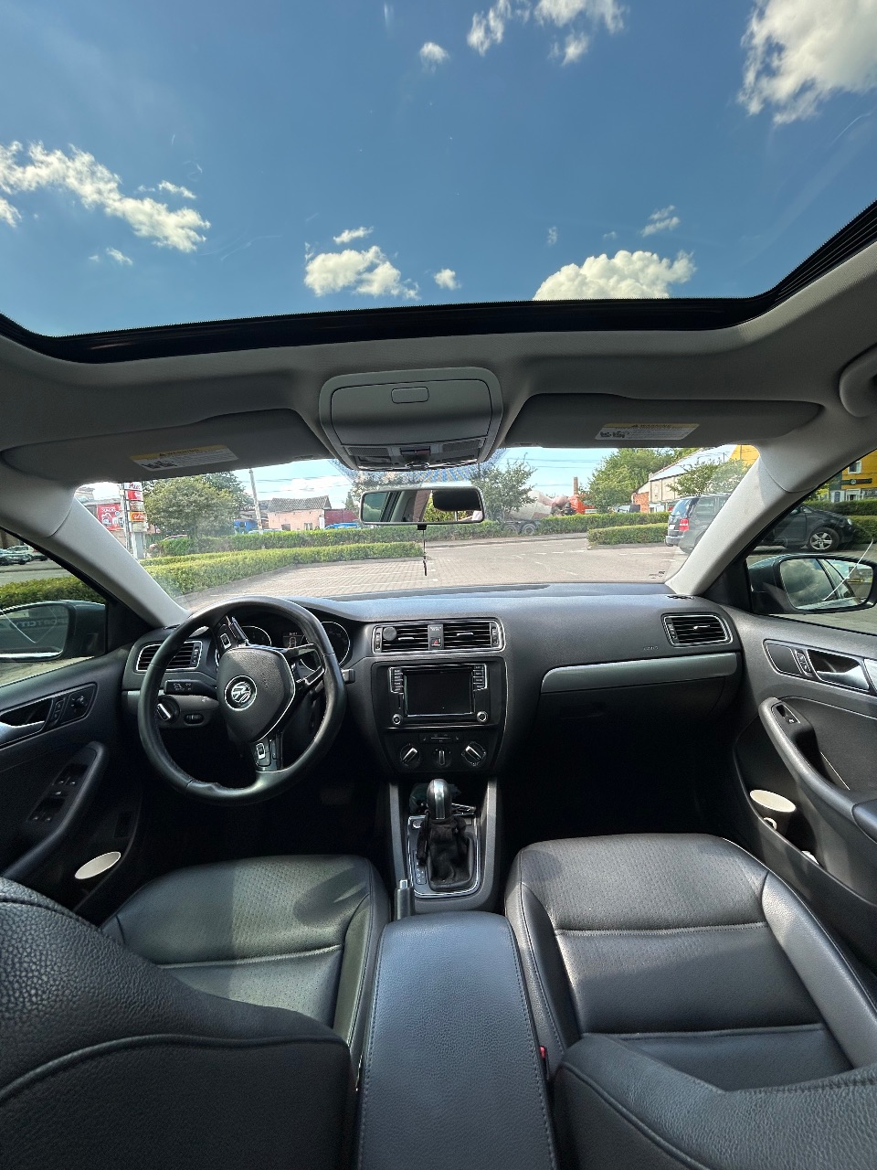 Volkswagen Jetta - фото 4