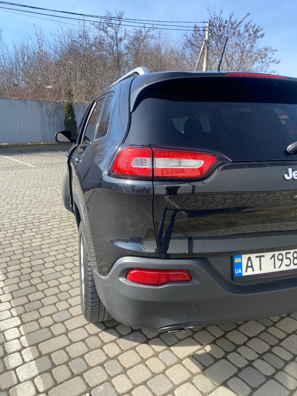 Jeep Cherokee - фото 4