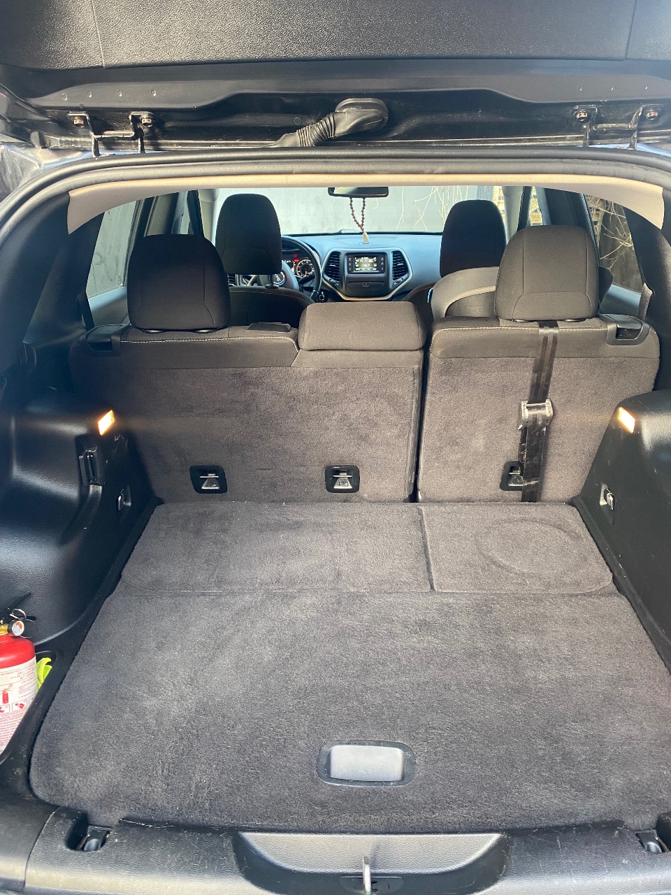 Jeep Cherokee - фото 16