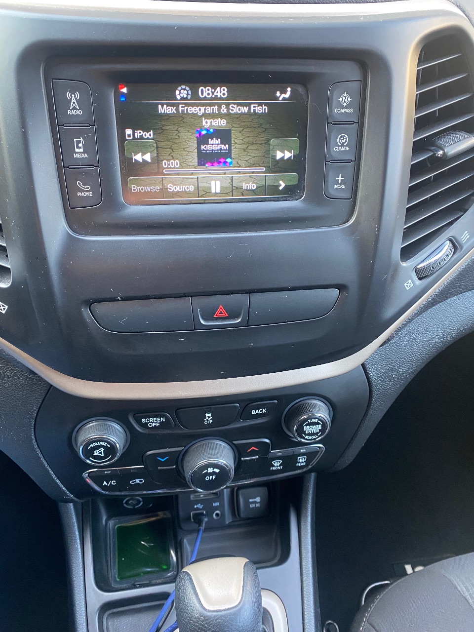 Jeep Cherokee - фото 12