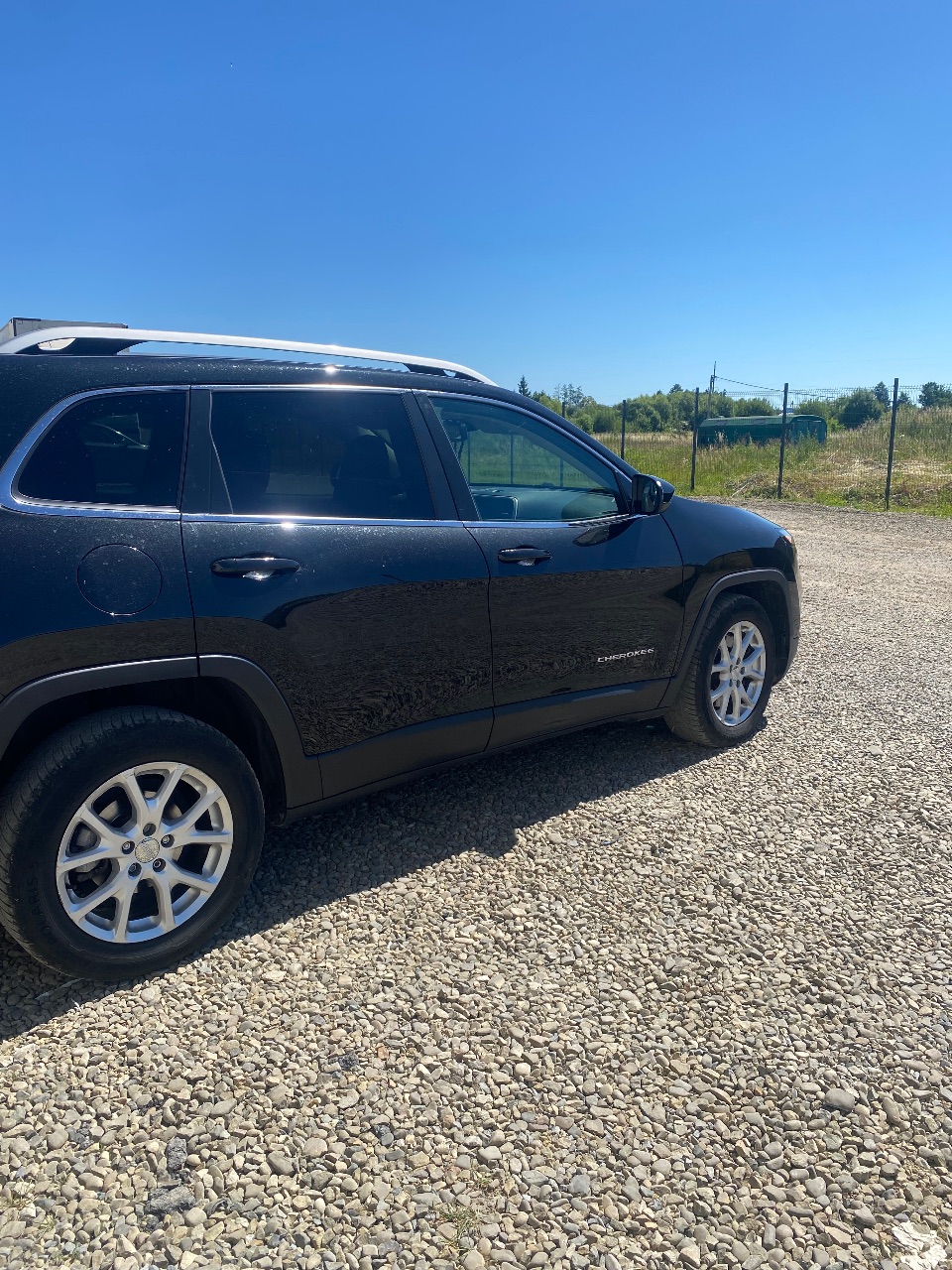 Jeep Cherokee - фото 2